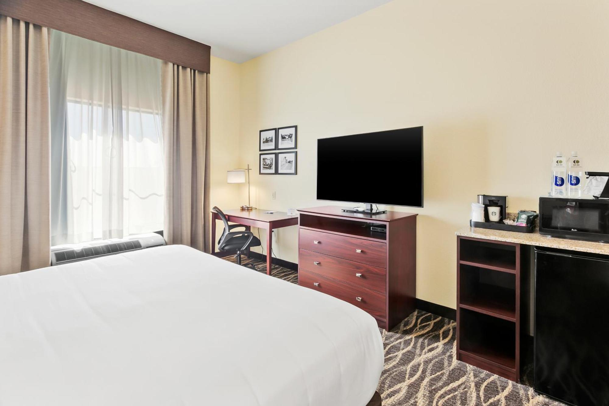 Cobblestone Hotel & Suites - Wickenburg Exterior photo