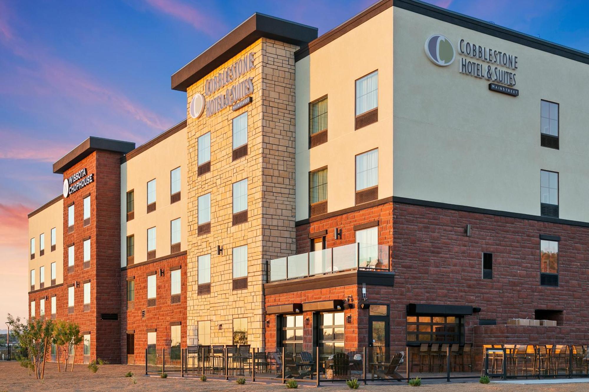 Cobblestone Hotel & Suites - Wickenburg Exterior photo